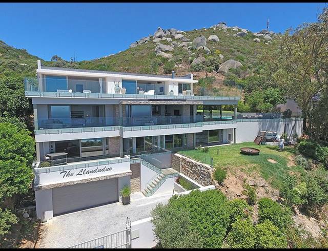 8 BEDROOM HOUSE FOR SALE IN LLANDUDNO